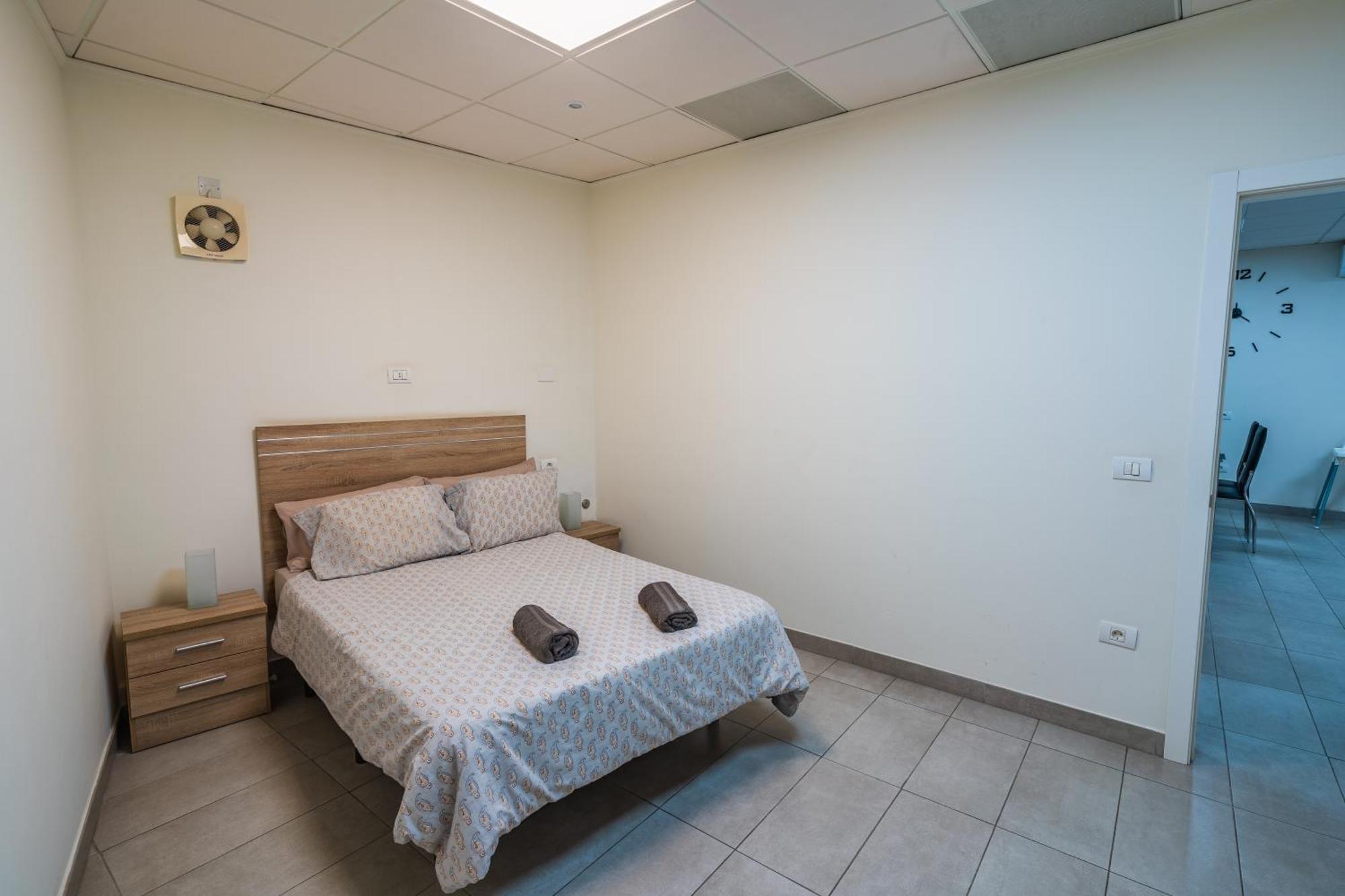 אינחניו El Puente Holiday Home I- Airport 8,1K מראה חיצוני תמונה