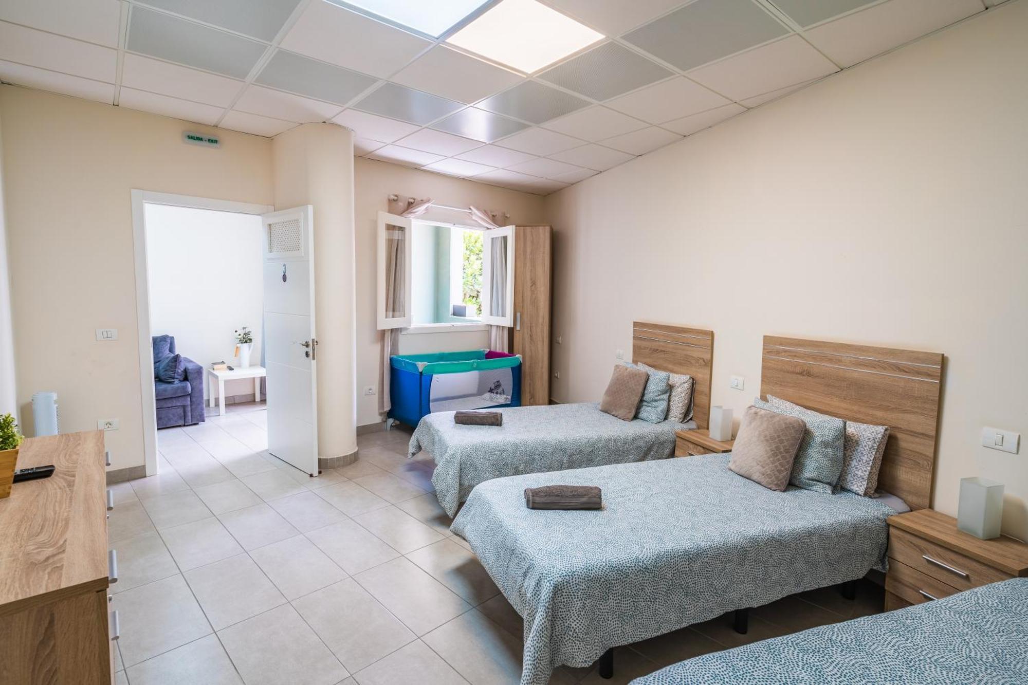 אינחניו El Puente Holiday Home I- Airport 8,1K מראה חיצוני תמונה