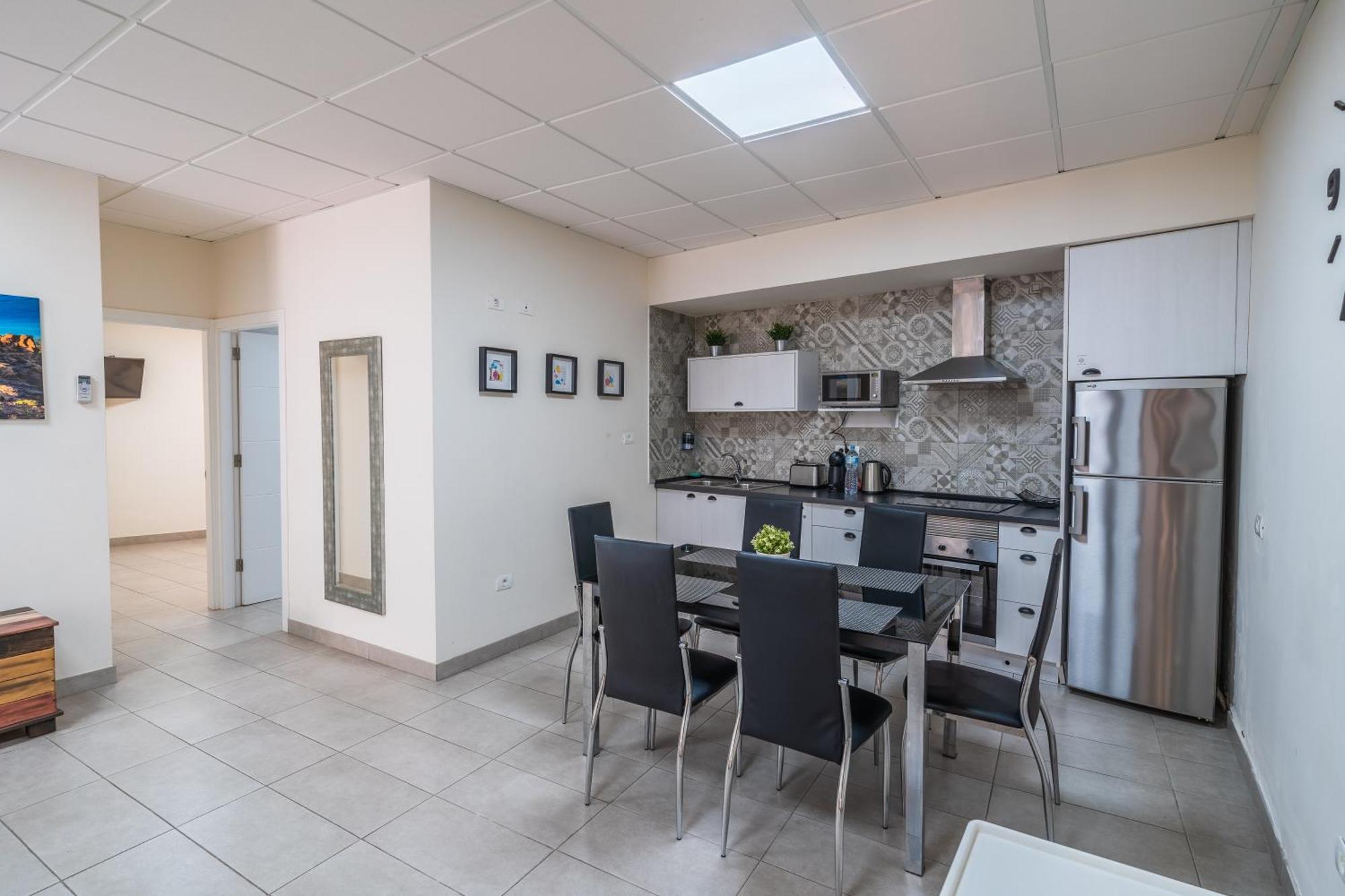 אינחניו El Puente Holiday Home I- Airport 8,1K מראה חיצוני תמונה