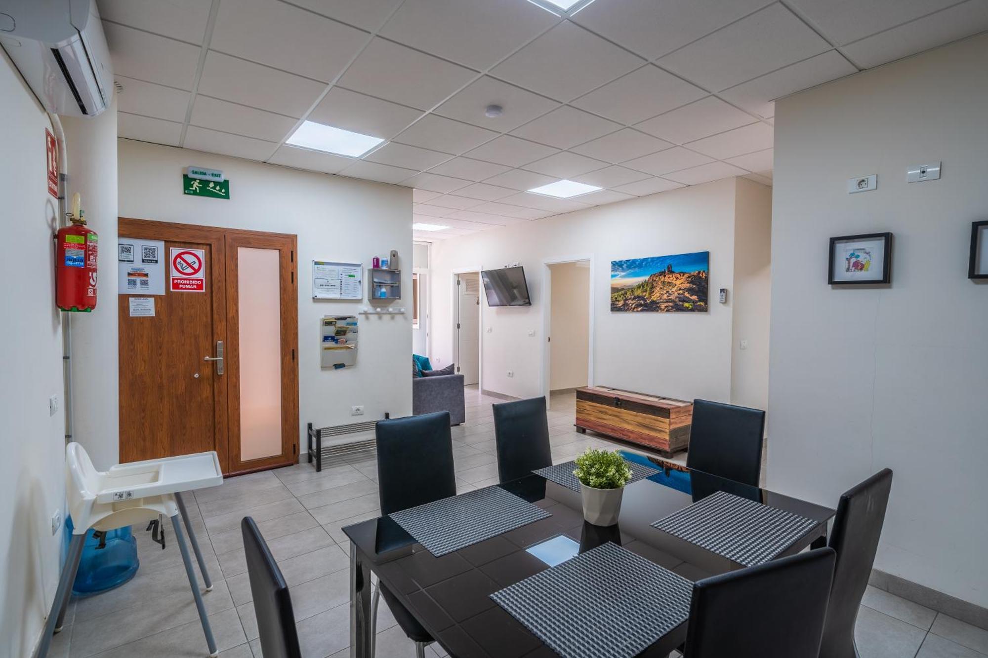 אינחניו El Puente Holiday Home I- Airport 8,1K מראה חיצוני תמונה
